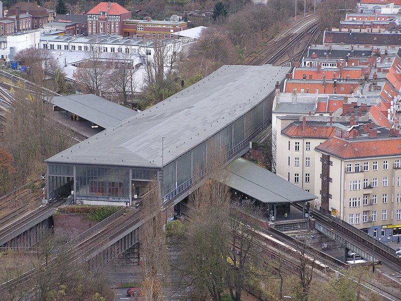 File:Bahnhof Berlin-Schoeneberg.jpg